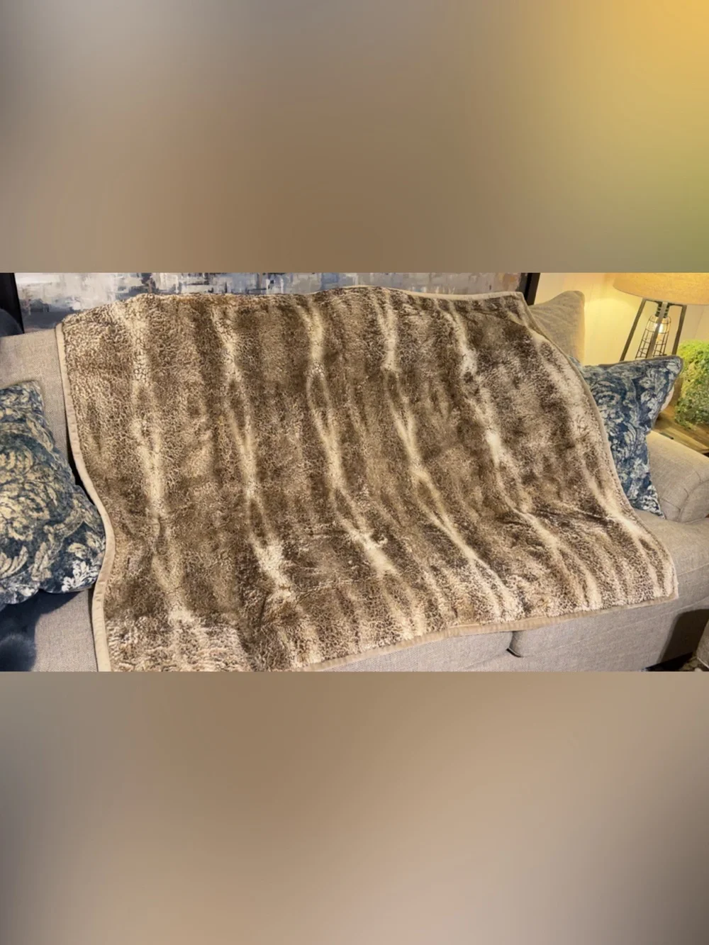 POTTERY BARN Elegant Gorgeous Faux Fur Brown Throw Blanket 50” x 60 “